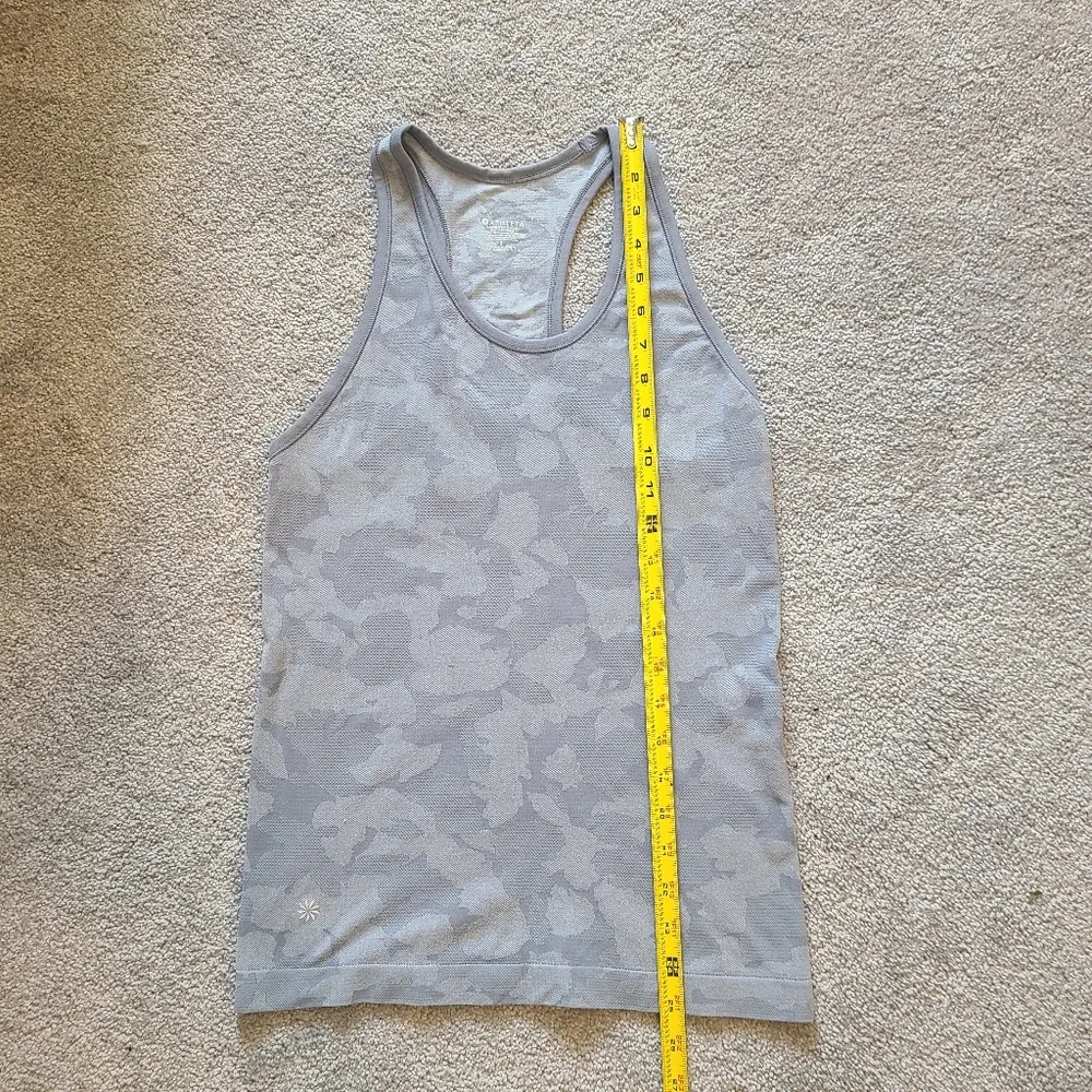 ATHLETA Women's Small Speedlight Tank Top Light Grey Camo Racerback Stretch - Image 5