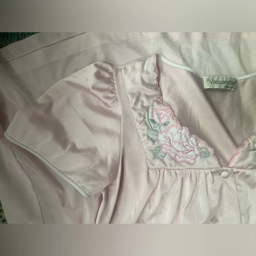 Vintage pink floral nightgown housecoat set, size small medium - Image 13