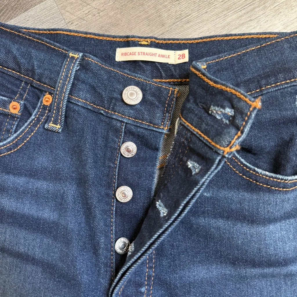 Levi’s Ribcage Straight Ankle Jeans Button Fly Distressed 28 Waist - Image 4