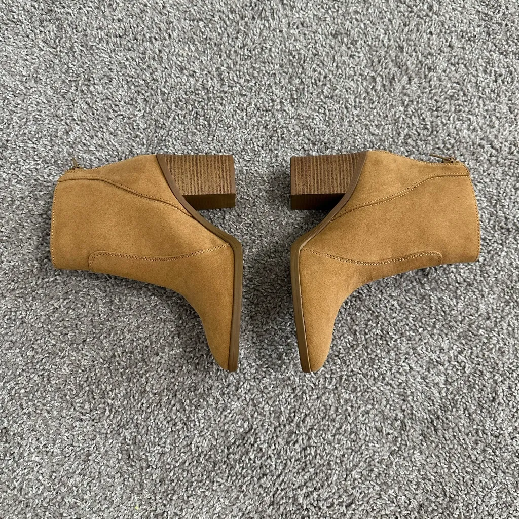 Qupid Suede Ankle Boots Sz 7 NWOT - Image 2