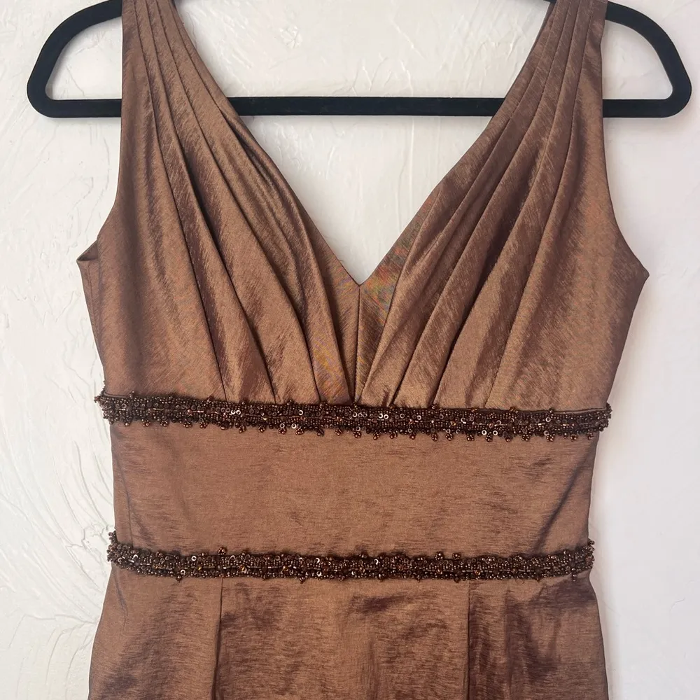 Badgley Mischka Platinum sleeveless dress size 4 - Image 2