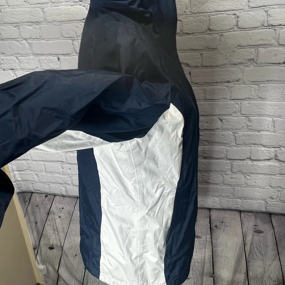 Women’s Columbia soft shell jacket s small - Image 9