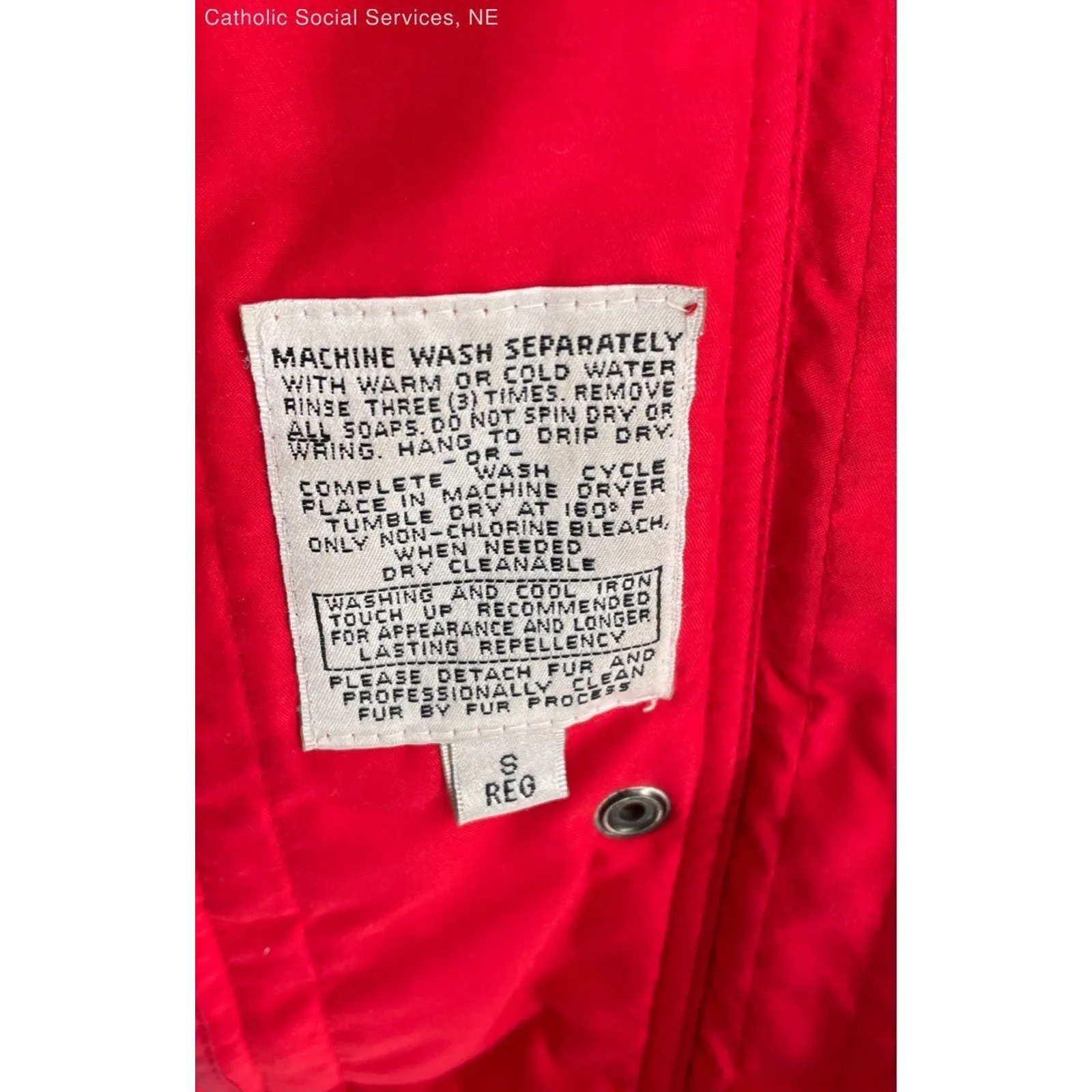 Towne London Fog Red‎ Women's Button Down Removeable Faux Fur Hooded Jacket - Image 5