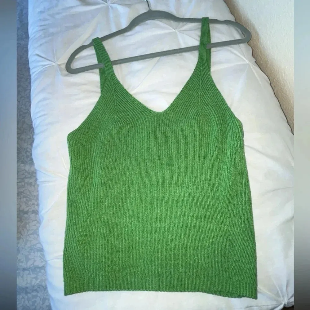 Maeve by  “Everyday Maryanne” Bright Green Sweater Tank Top  SIZE M - Image 7