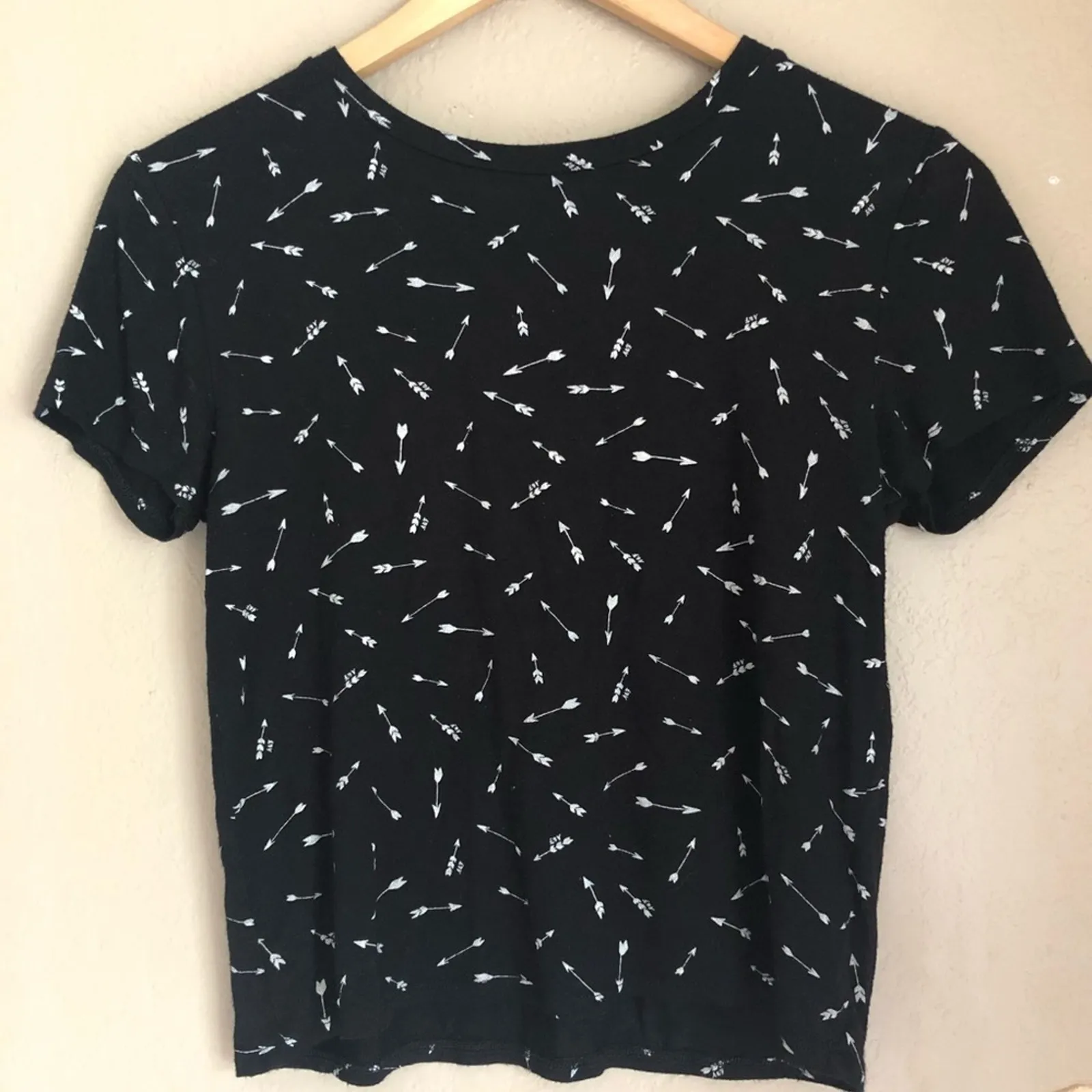 Abercrombie & Fitch Black Arrow Top Short Sleeve Y2K Tee Valentines Cupid A&F - Image 2