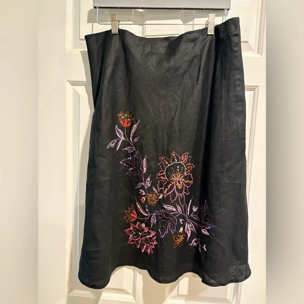 Anne Carson linen embroidered midi a-line skirt sz 12 black - Image 2