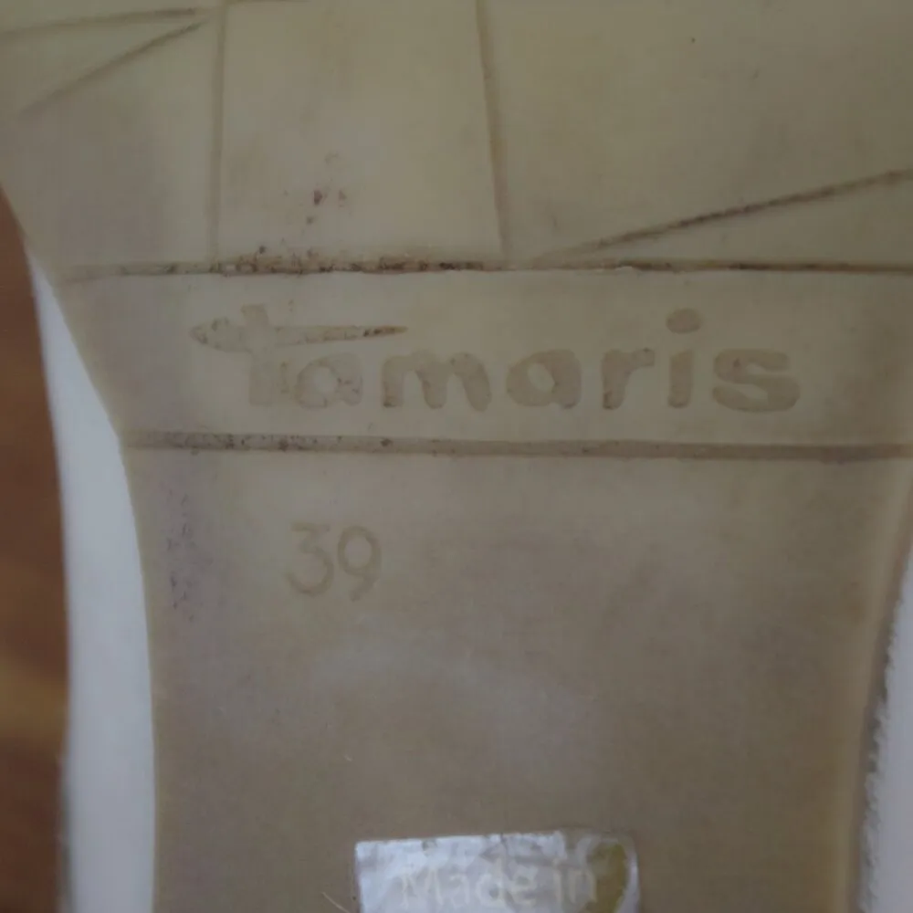 Tamaris Nubuck Leather Perforated Derby Flats Size 39 White - Image 2