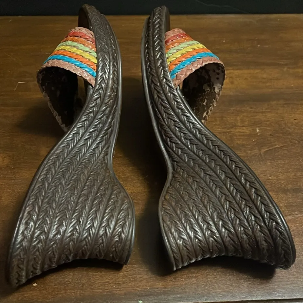 Gianni Bini wedge sandles sz8.5 Brown with multicolored strap - Image 9