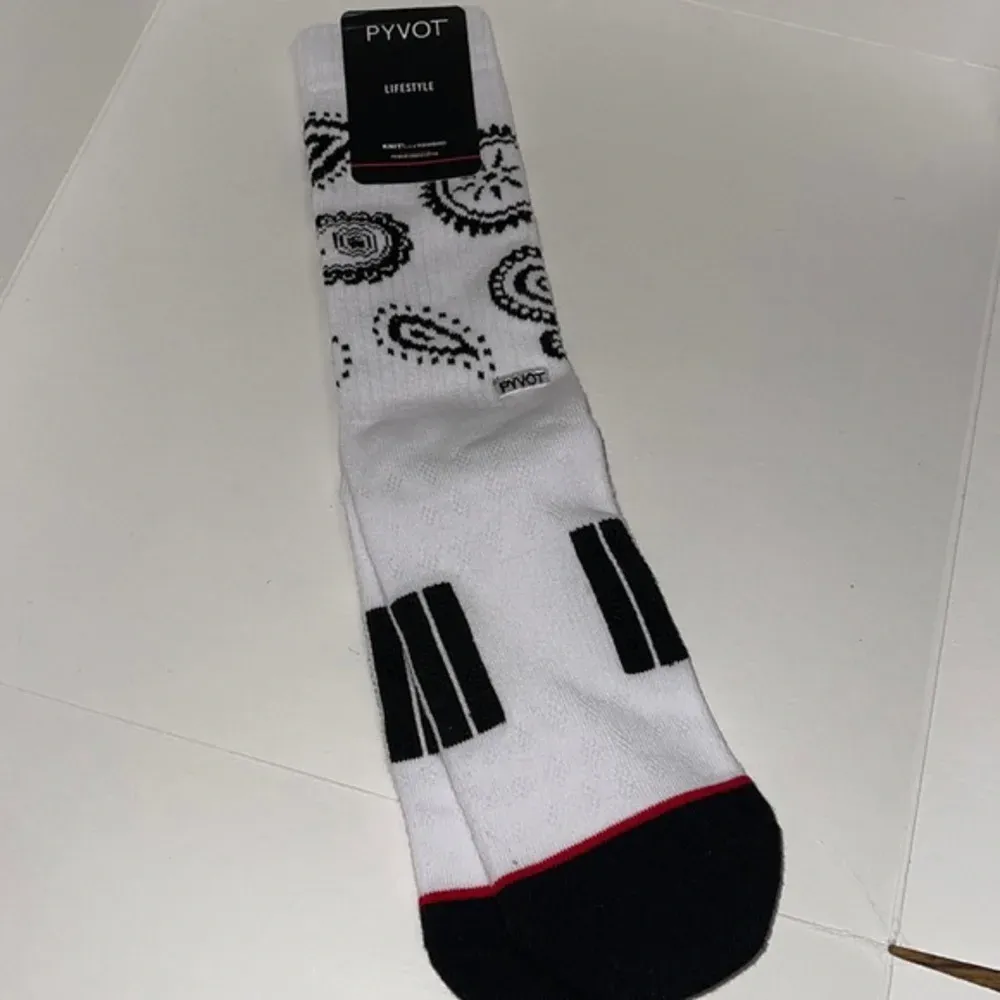 NWT Paisley White Black Crew socks - Image 3