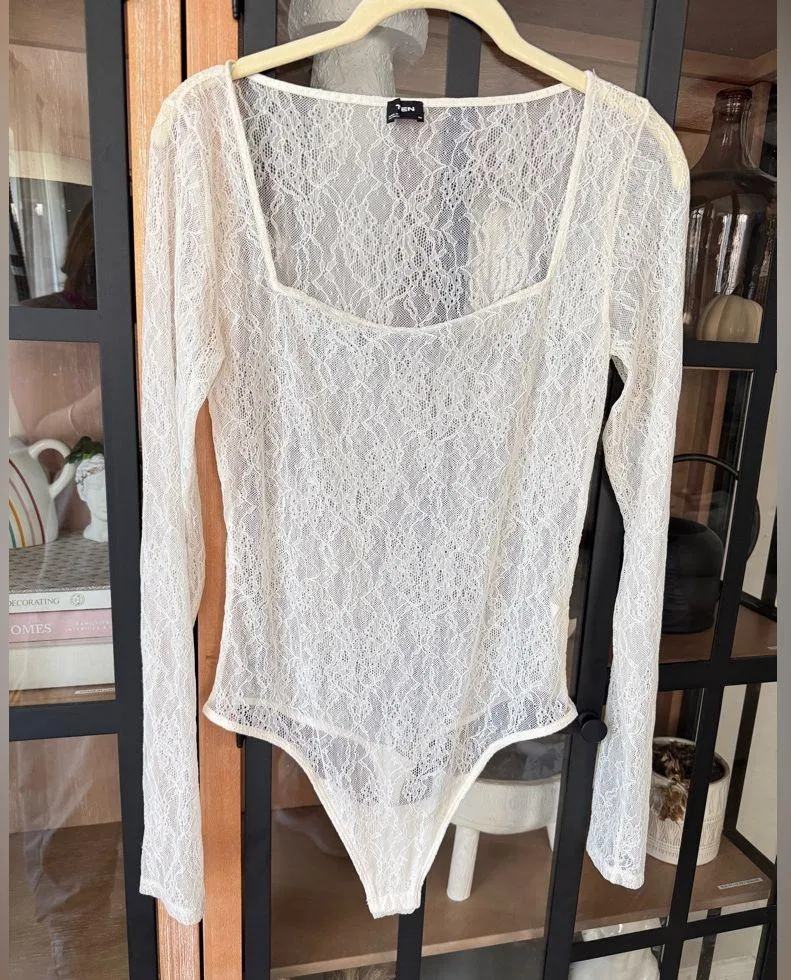 Aritzia Reverie lace Bodysuit long sleeve sheer thong square neck sexy top TEN - Image 2