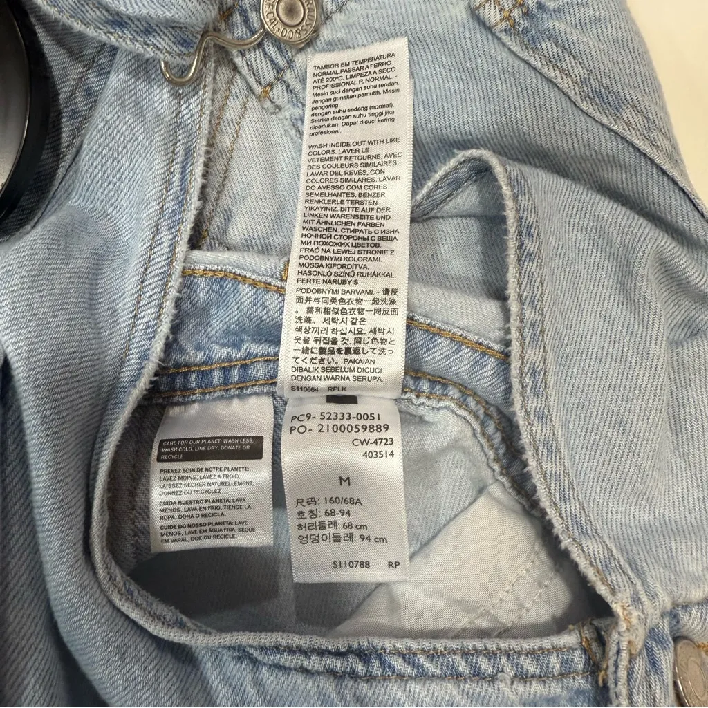 Levi’s light wash denim jeans overall romper Size Medium - Image 5