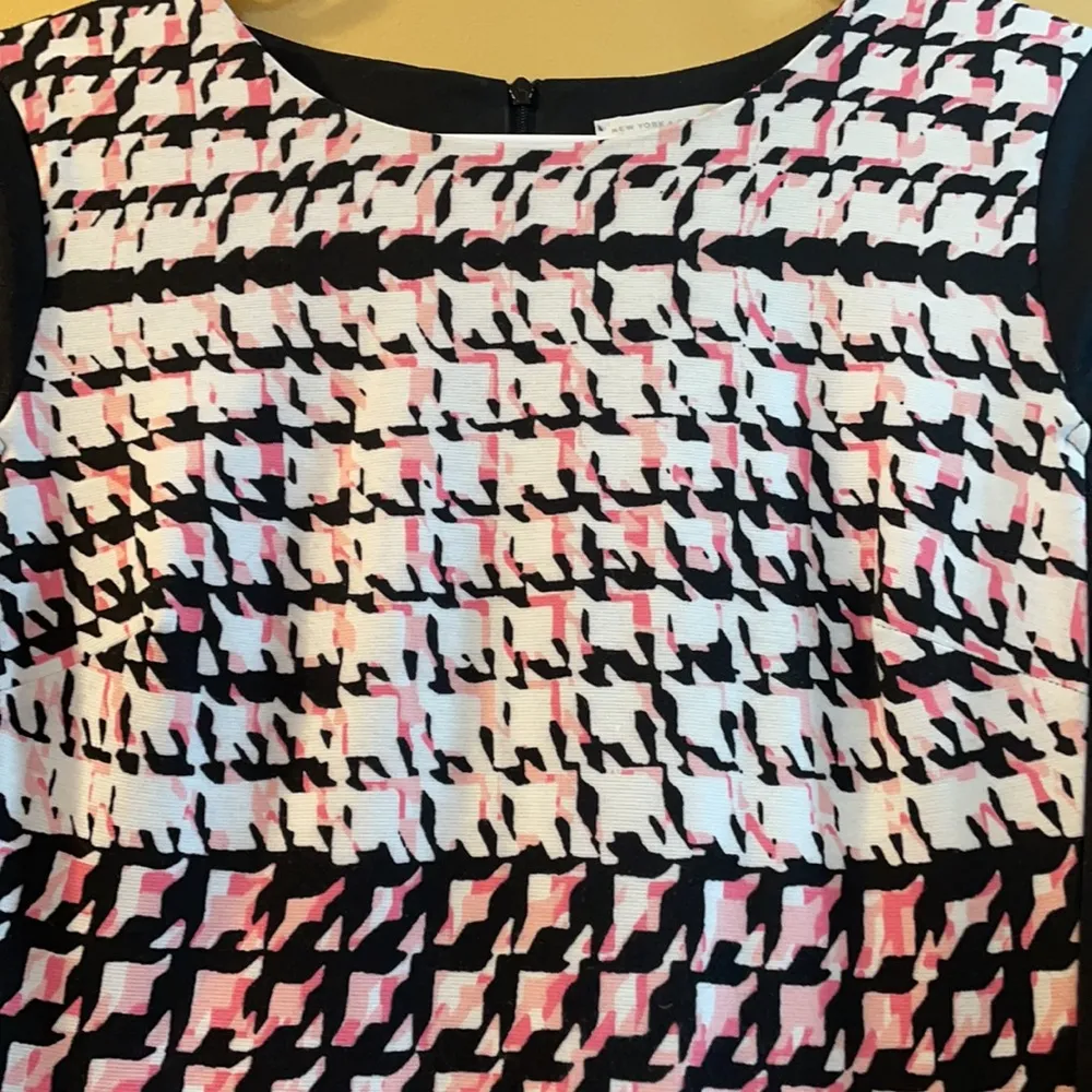 NEW YORK & COMPANY Black Pink White Dress Size M - Image 2