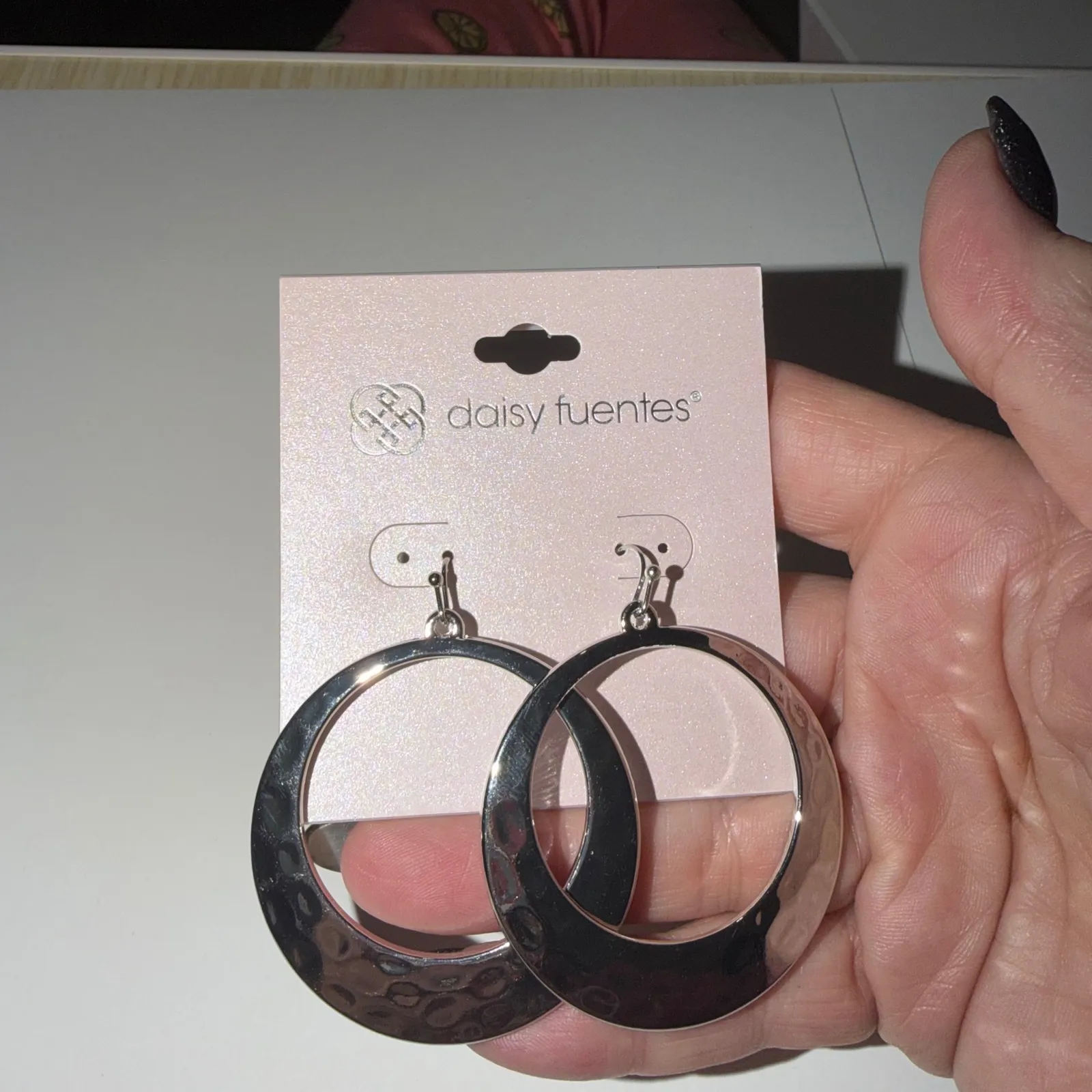 Daisy Fuentes Hoop Earrings Silver Tone Hammered Textured Large Statement NEW - Image 4