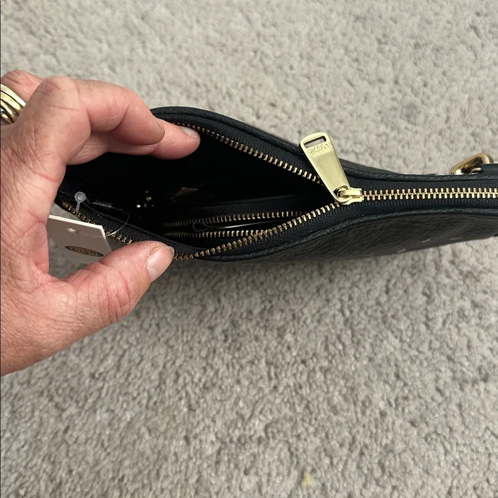 - NWT , Fossil , wallet wristlet WITH coin purse. 
Leather - Image 10