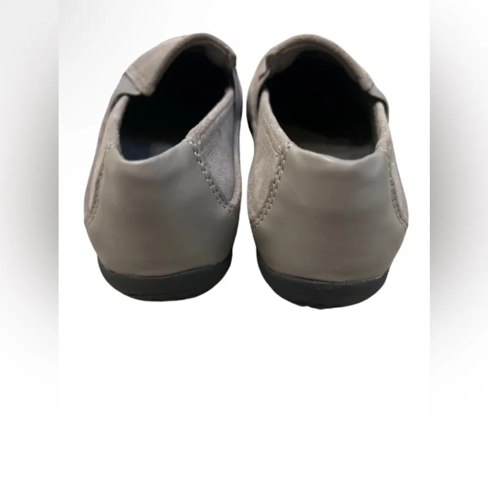 Clarks Haley Park Grey Suede Size 6 New w/ Box - Image 3