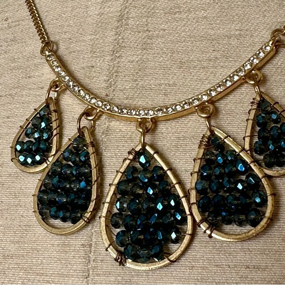 Keneth Cole gold tone blue bead rhinestone necklace - Image 3