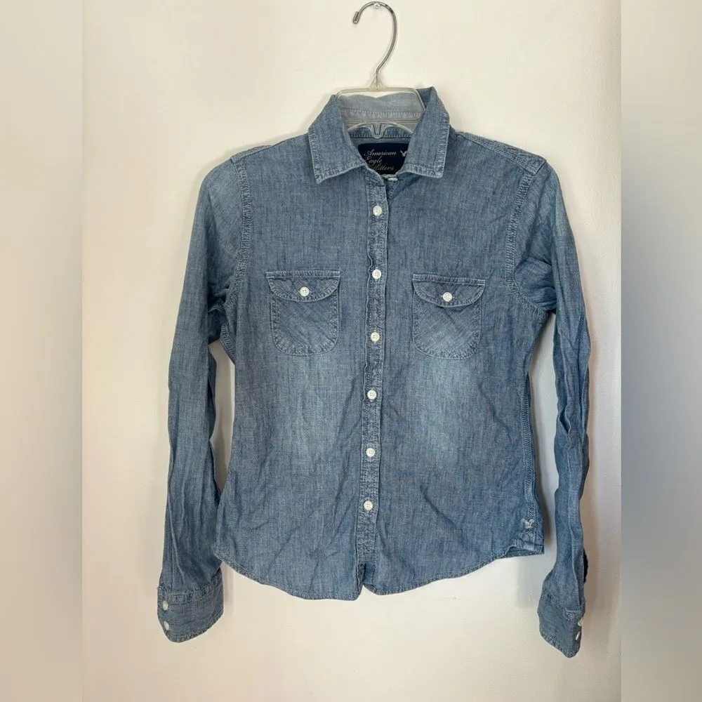 American Eagle distressed denim long sleeve button down size S - Image 6