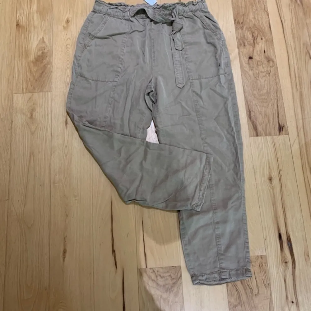 Aerie Gray Tie Front Relaxed Fit Parachute Pants Elastic Waistband Medium - Image 2