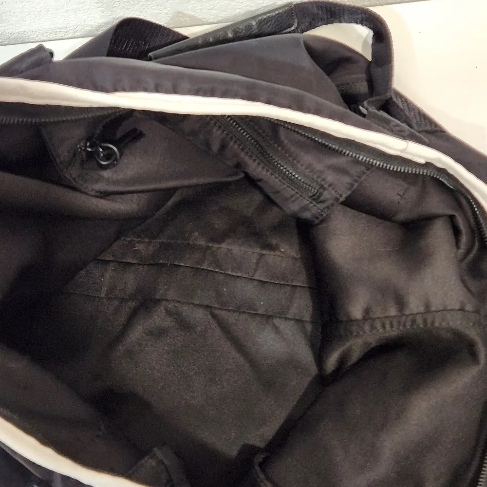 STEVE Madden Large Weekender/Duffle Bag - Image 9