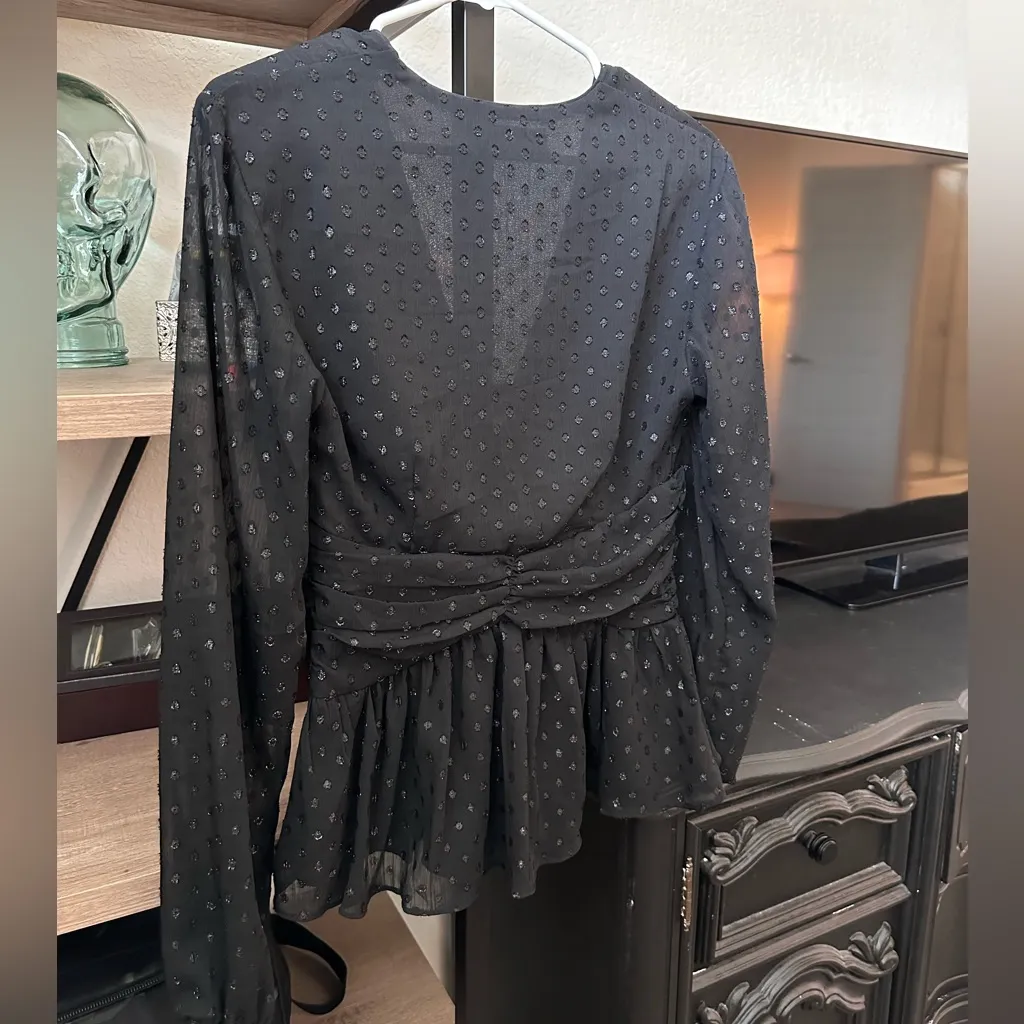 Black Long Sleeve Dressy Blouse Size‎ Medium - Image 3