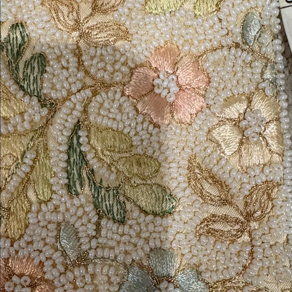 Vintage Floral Beaded Pouch Set White - Image 3