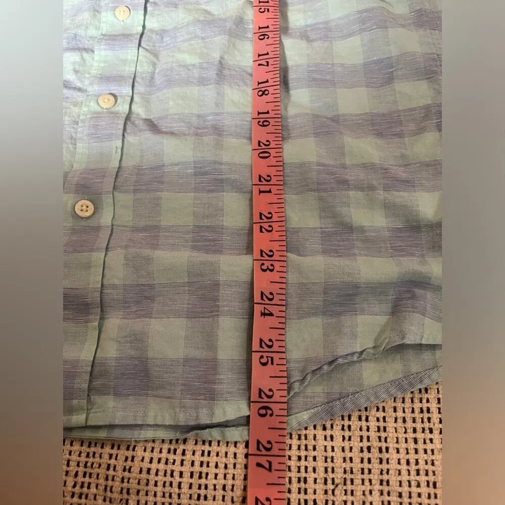 Faherty button down plaid shirt size small - Image 4