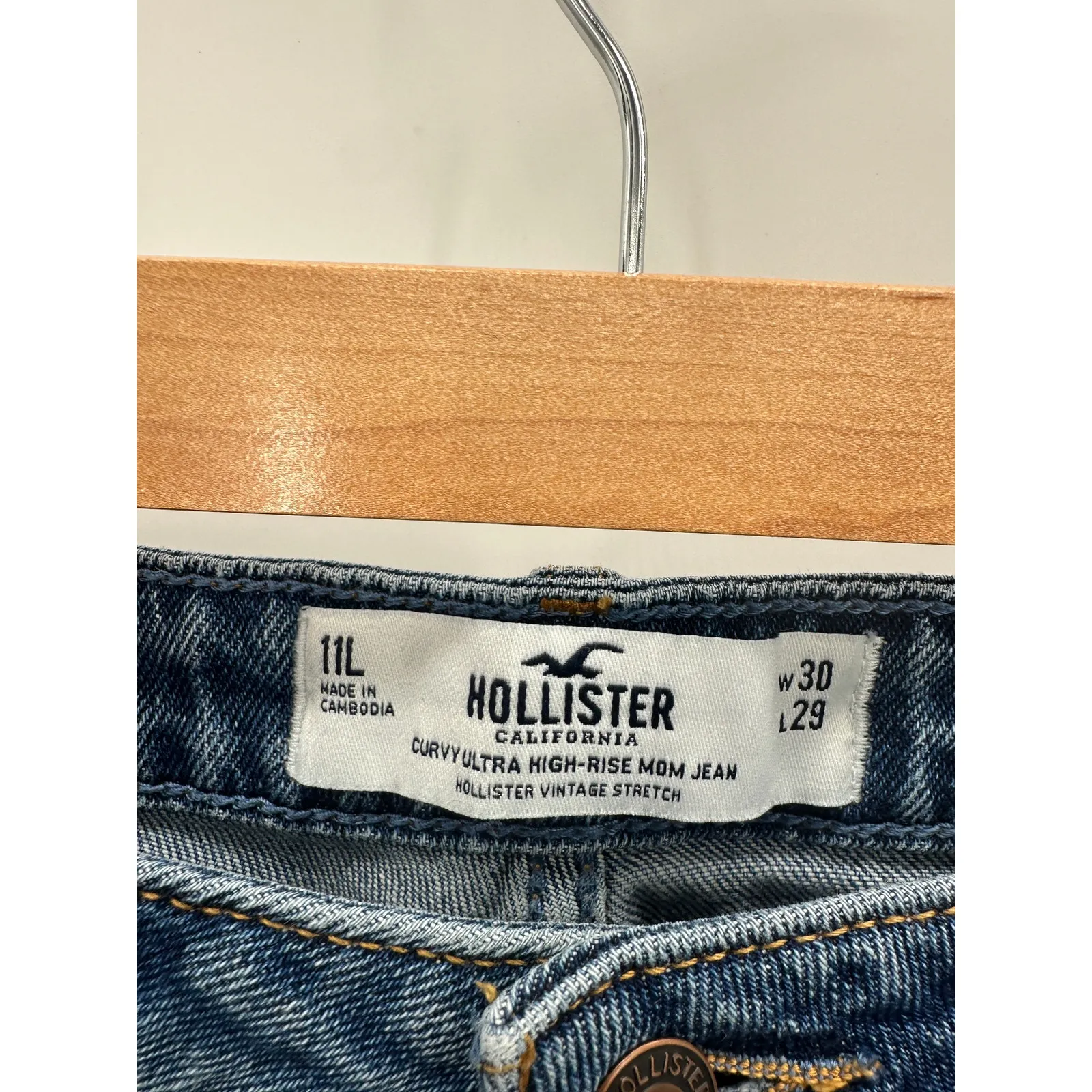 Hollister Curvy Ultra High Rise Blue Distressed‎ Mom Jeans Women's Size 11 Long - Image 5