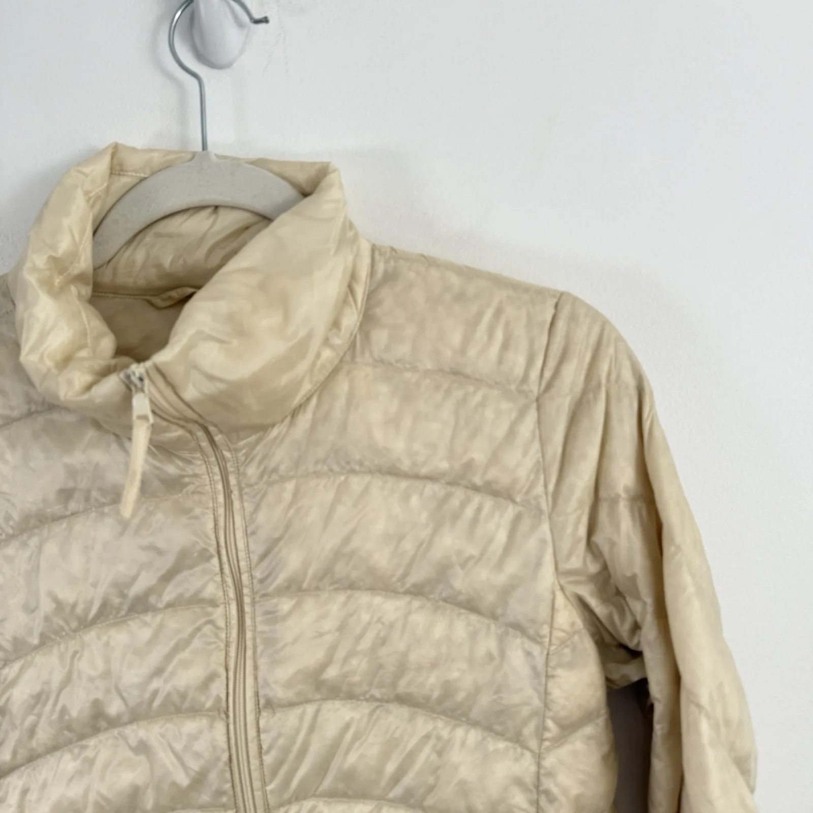 Uniqlo Cream Down Puffer Jacket Full Zip Packable Travel Lightweight Womens XS - Image 3