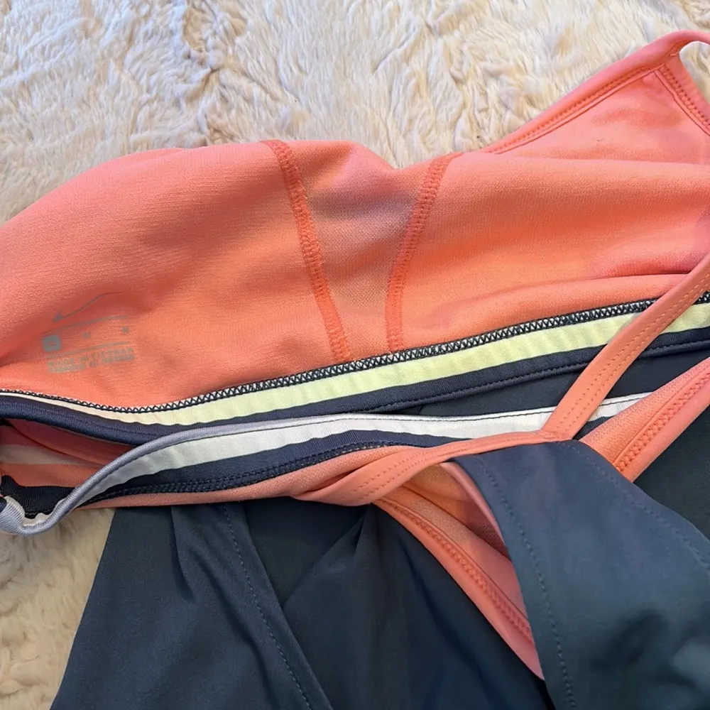 Nike  size m athletic top - Image 13