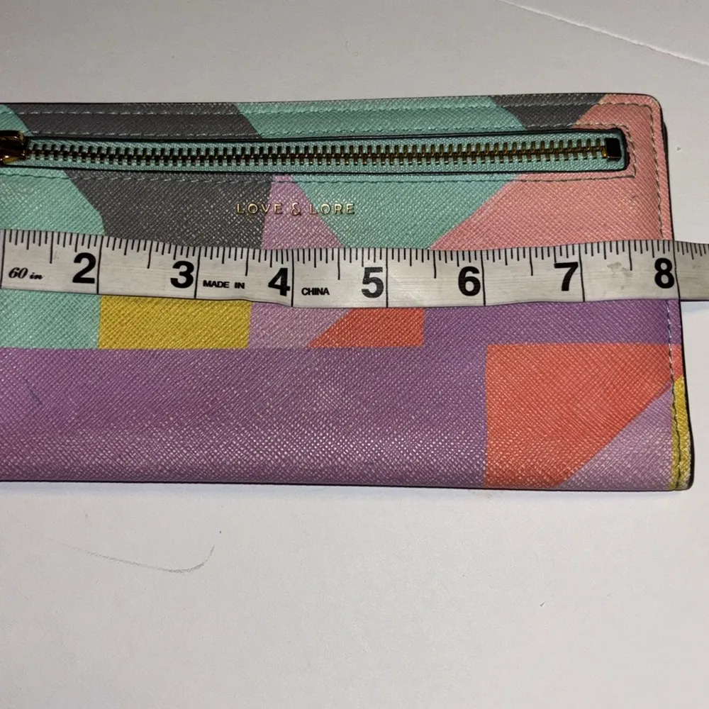 LOVE & LORE TRAVEL WALLET COLORFUL GEOMETRIC DESIGN 2 SNAP CLOSURES Green - Image 11