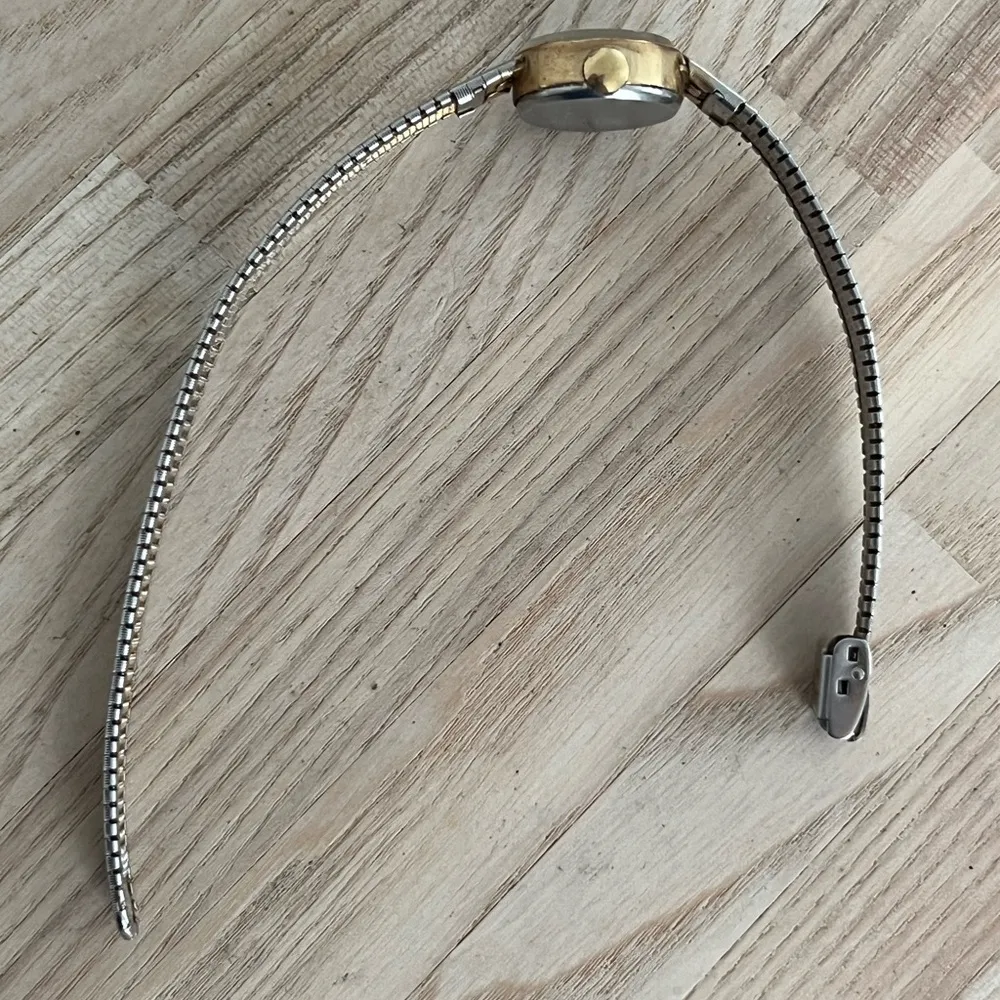 Timex Ladies Watch Vintage Mechanical Wind Gold Tone Dial Stainless Bracelet - Image 5