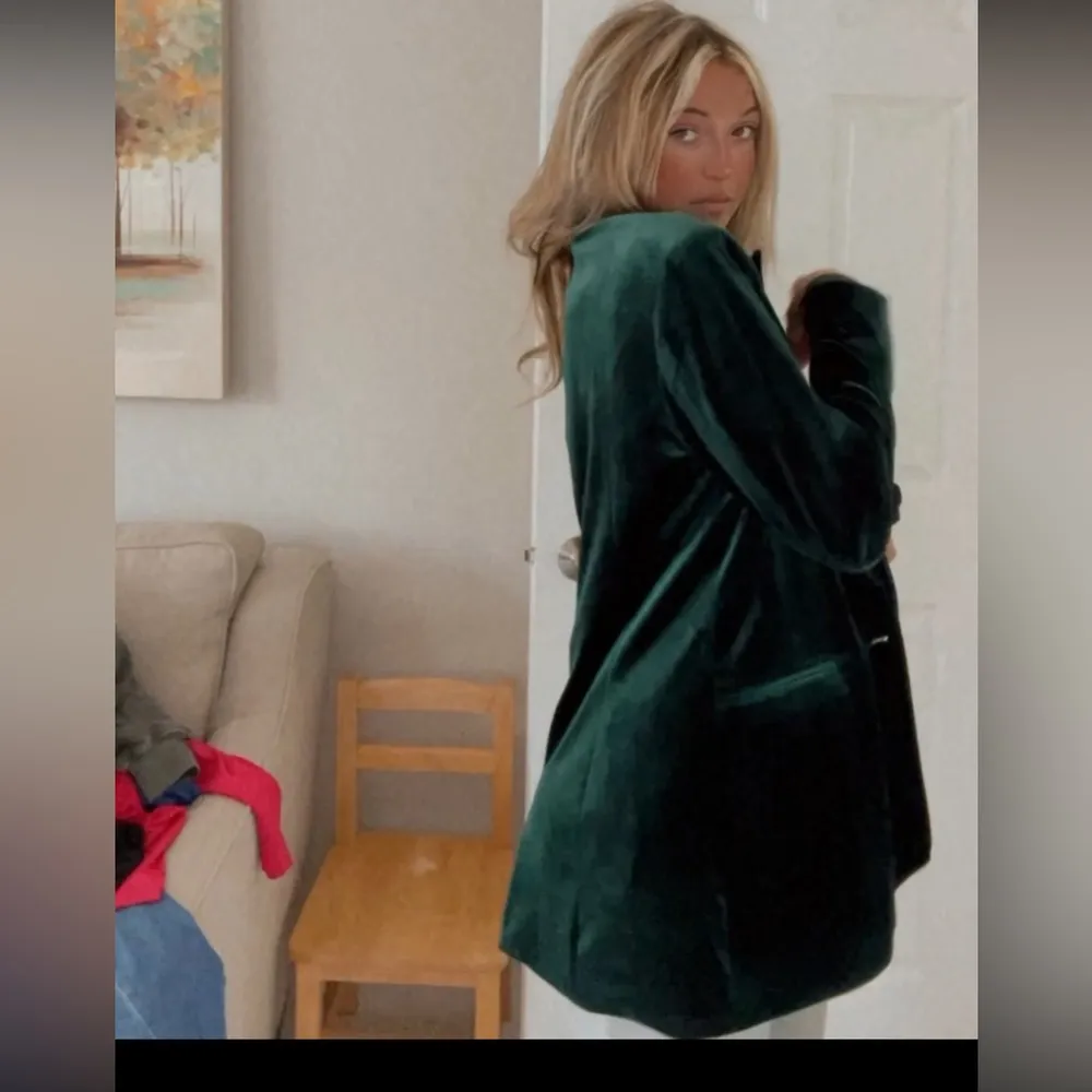 Stunning INC International Concepts Velour Green Button Jacket Blazer - Image 2