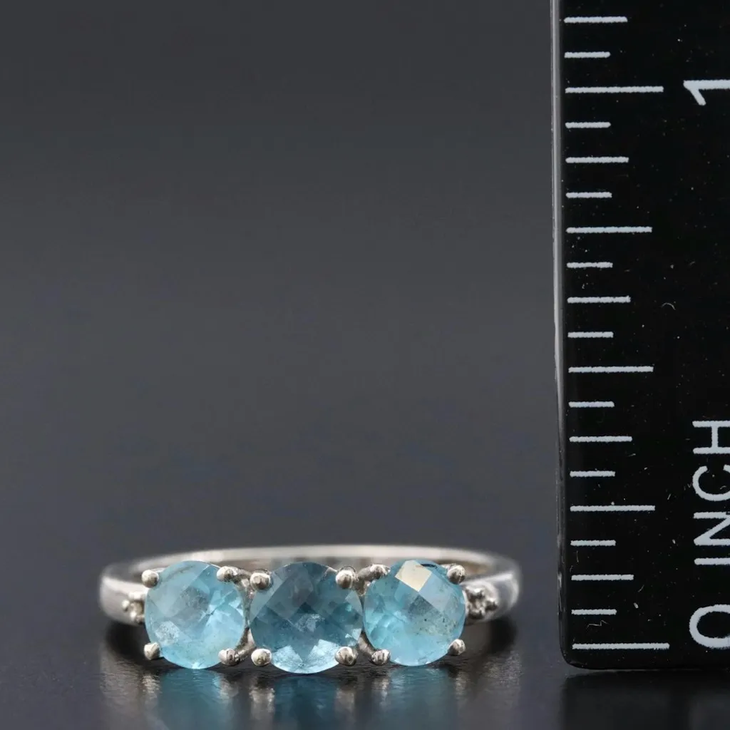 10K SOLID WHITE GOLD BLUE TOPAZ THREE STONE RING (7) - Image 13