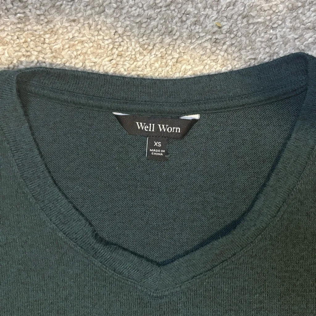 Well Worn Forest Green Long Sleeve V-Neck Sweater Women’s XS - Image 4
