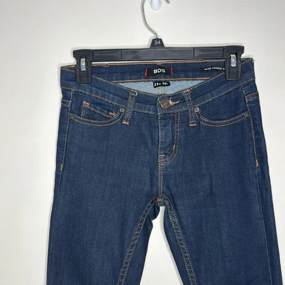 BDG UO Dark Blue Mid Rise Cigarette Ankle Jeans dark wash Size W25 x L30 - Image 3
