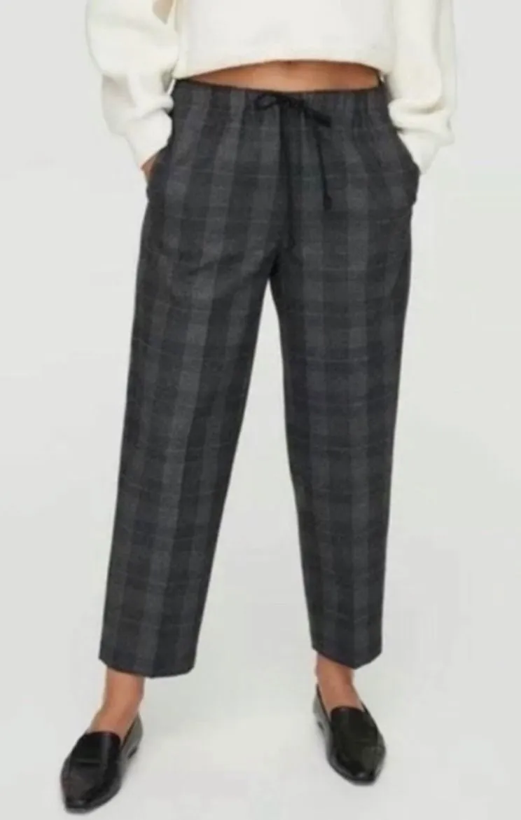 Aritzia The Group by Babaton Jimmy Pant Plaid Drawstring Size Small Gray - Image 1