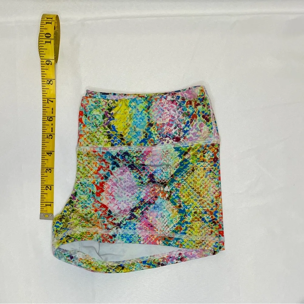 FLEO multicolor snakeskin patterned shorts size large Multiple - Image 5