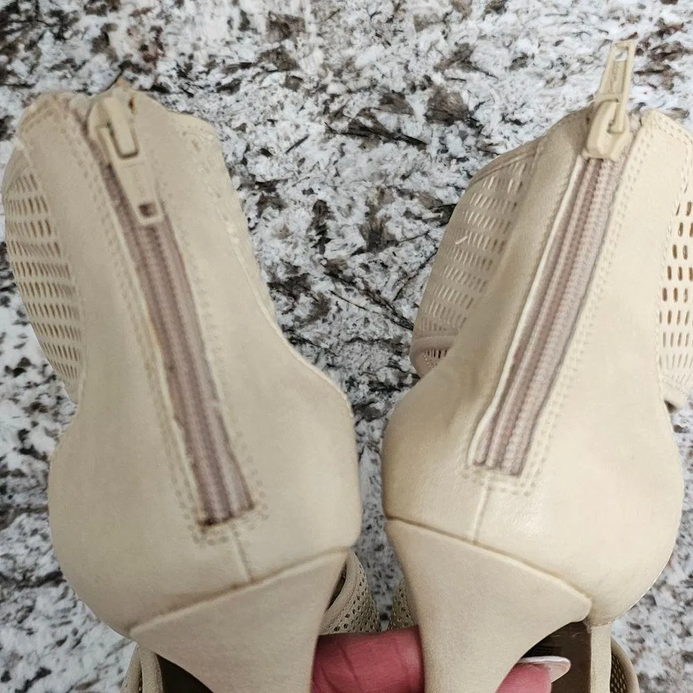 Jennifer Lopez tan heels - Image 11