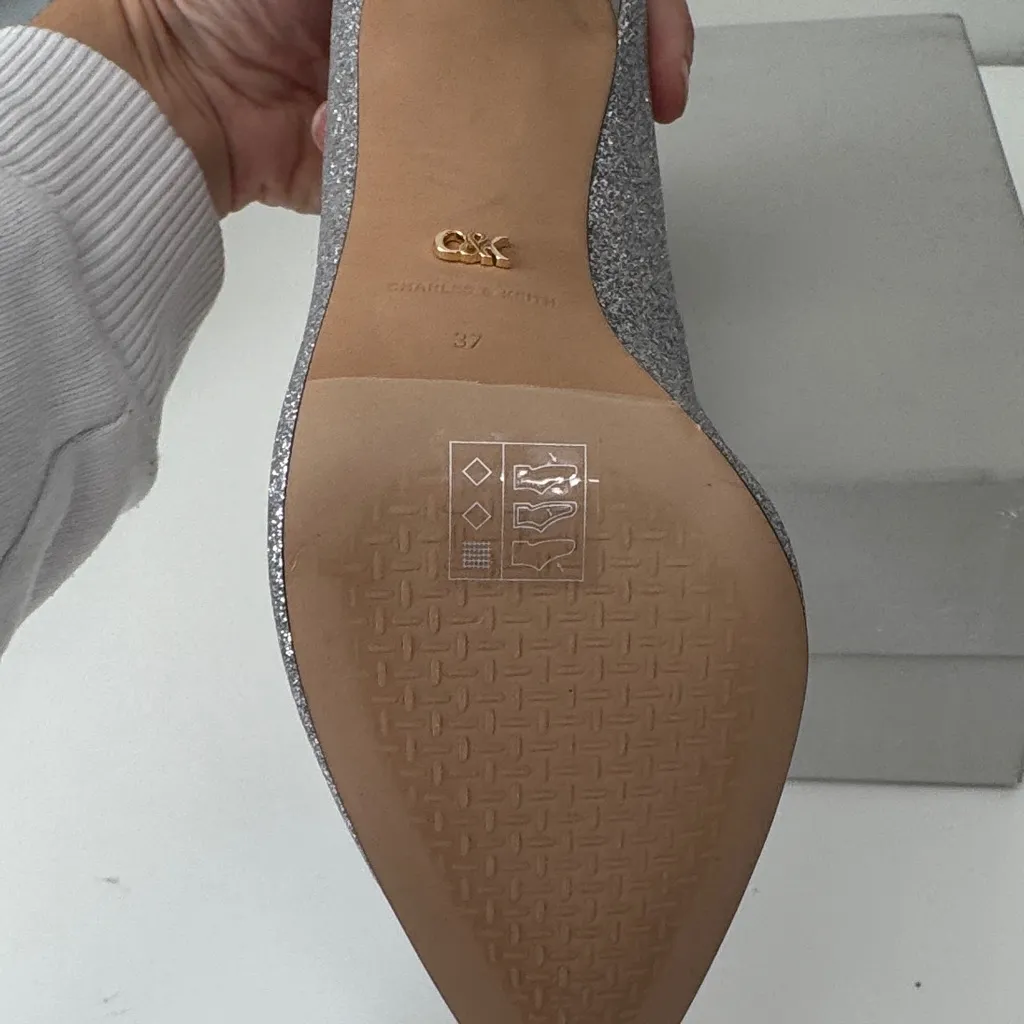 Charles & Keith THE BRIDAL COLLECTION
Glitter Gem-Embellished Pumps Size 7 New - Image 5