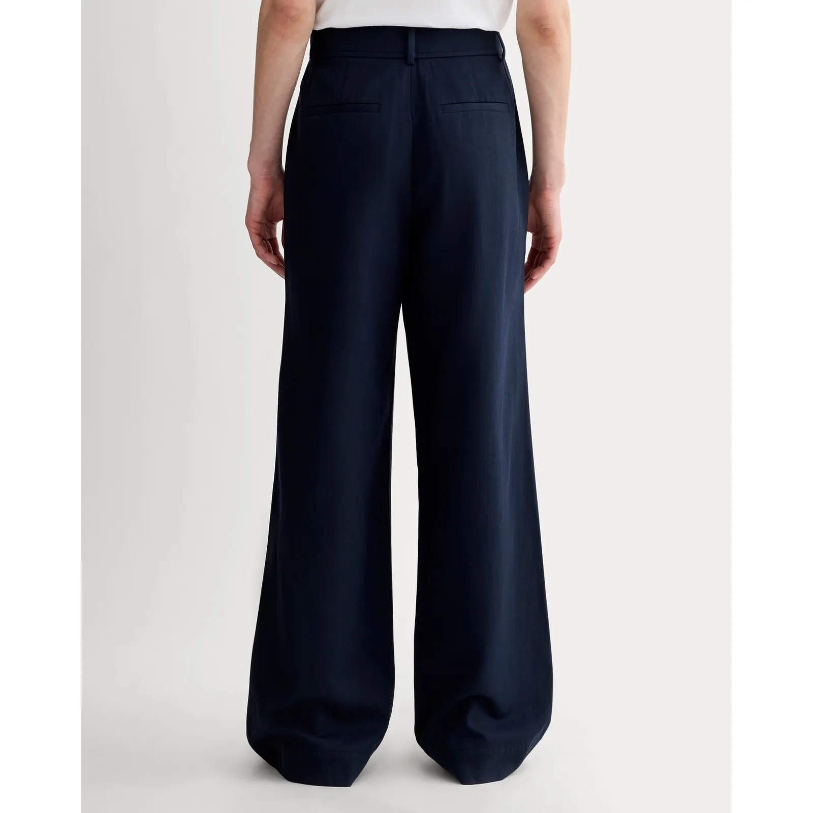 Everlane The Draper Tapered Pant in Buttersmooth Navy Blue 6 Short - Image 8