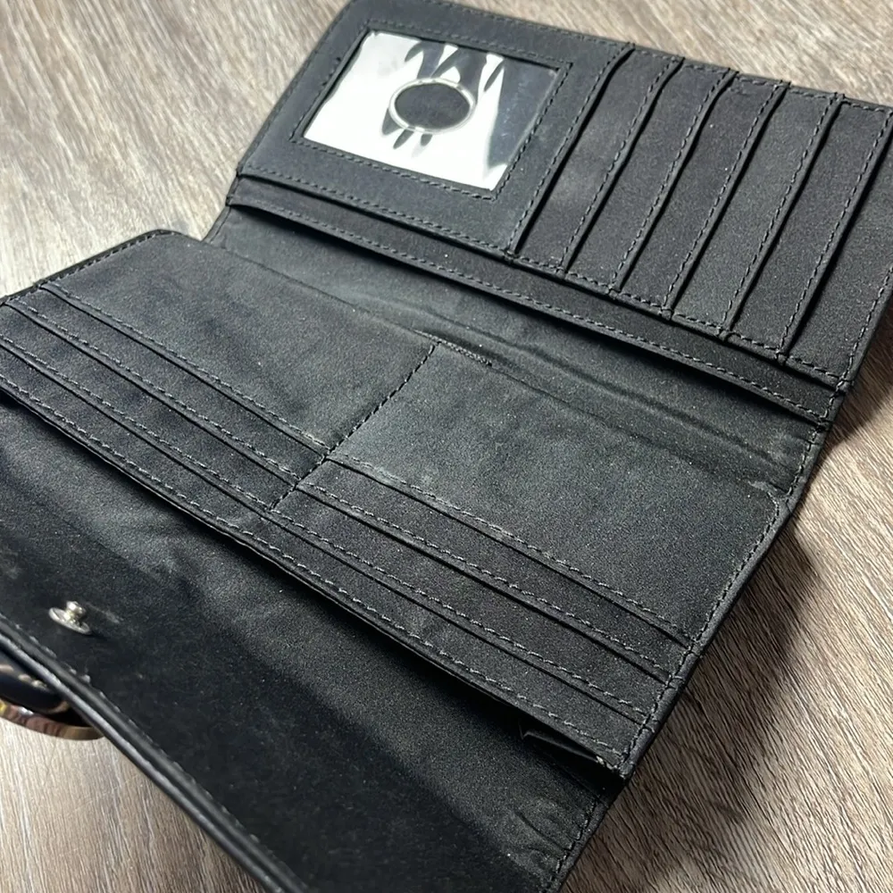 Liz & Co Wallet with Silver Ring Accent Black - Image 7