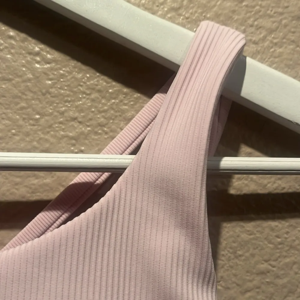 Lululemon Women’s Energy Longline Bra Ribbed Pink Size 2 - Image 3