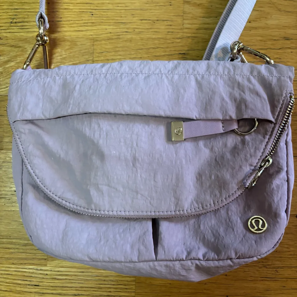 Lululemon Lavender All Night Festival Preppy Pockets Gorpcore Crossbody Bag M - Image 4