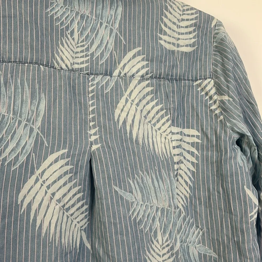 Weavz | Chambray Shirt with Light Pink Stripes and Fern Leaves sz M Blue Size M - Image 7