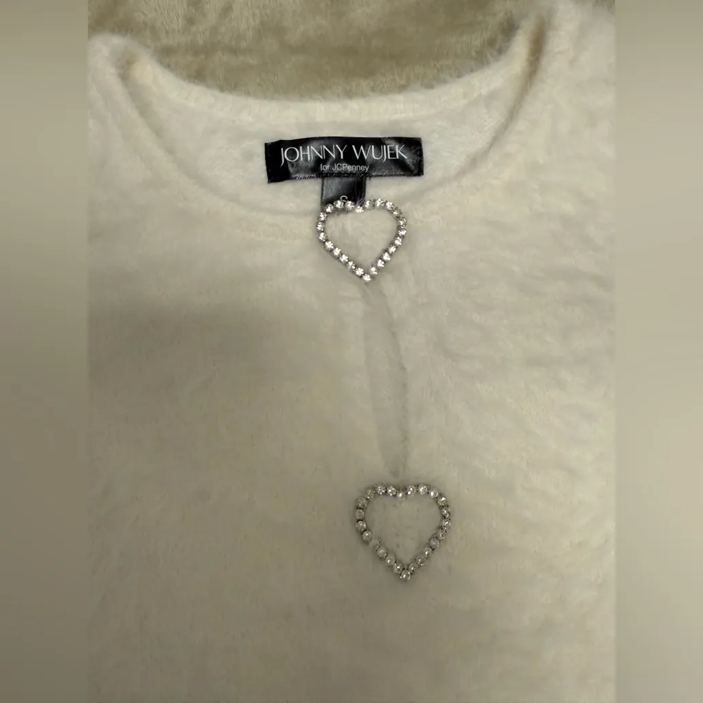 JCPenney White Fuzzy‎ Crop Top with Heart Accents size S - Image 3
