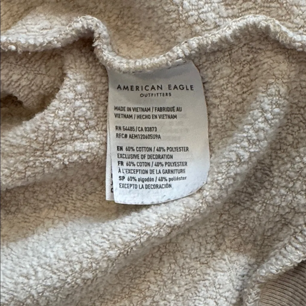 American Eagle Outfitters Crewneck Sweatshirt - Image 4