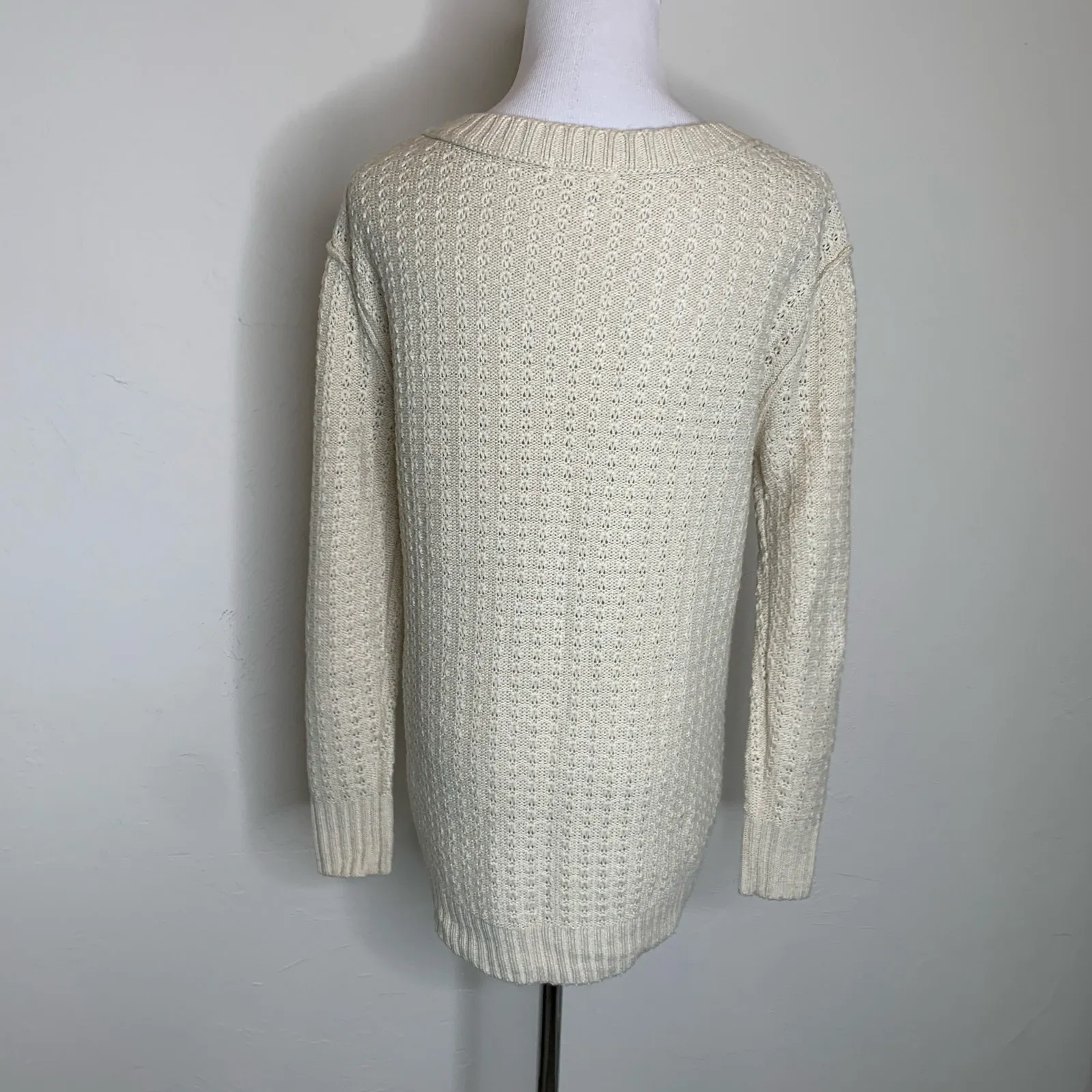 Beige Crew Neck Sweater Cotton Textured Sz Small - Image 2