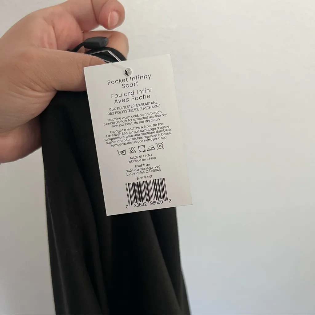 NWT Beyond Yoga Pocket Infinity Scarf in Black OS - Image 3