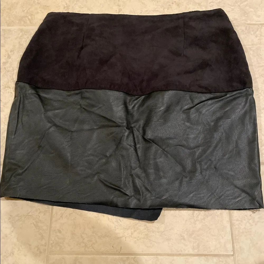 Amisu Leather skirt size 12 - Image 4