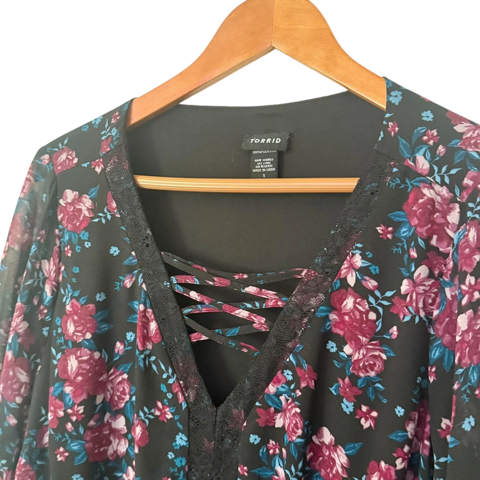 Torrid‎ 1 Dark Floral Whimsigoth Chiffon Lace Up Top Size 1X Flare Sleeve Black - Image 6